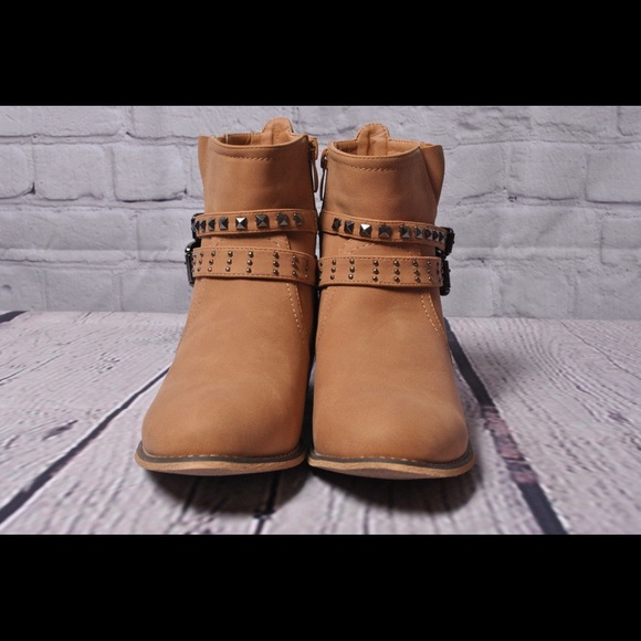 Tiara “ Strapped Bootie Boots Size 9 - Picture 2 of 8